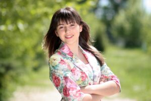 前髪がスカスカになってしまう原因と対策は？