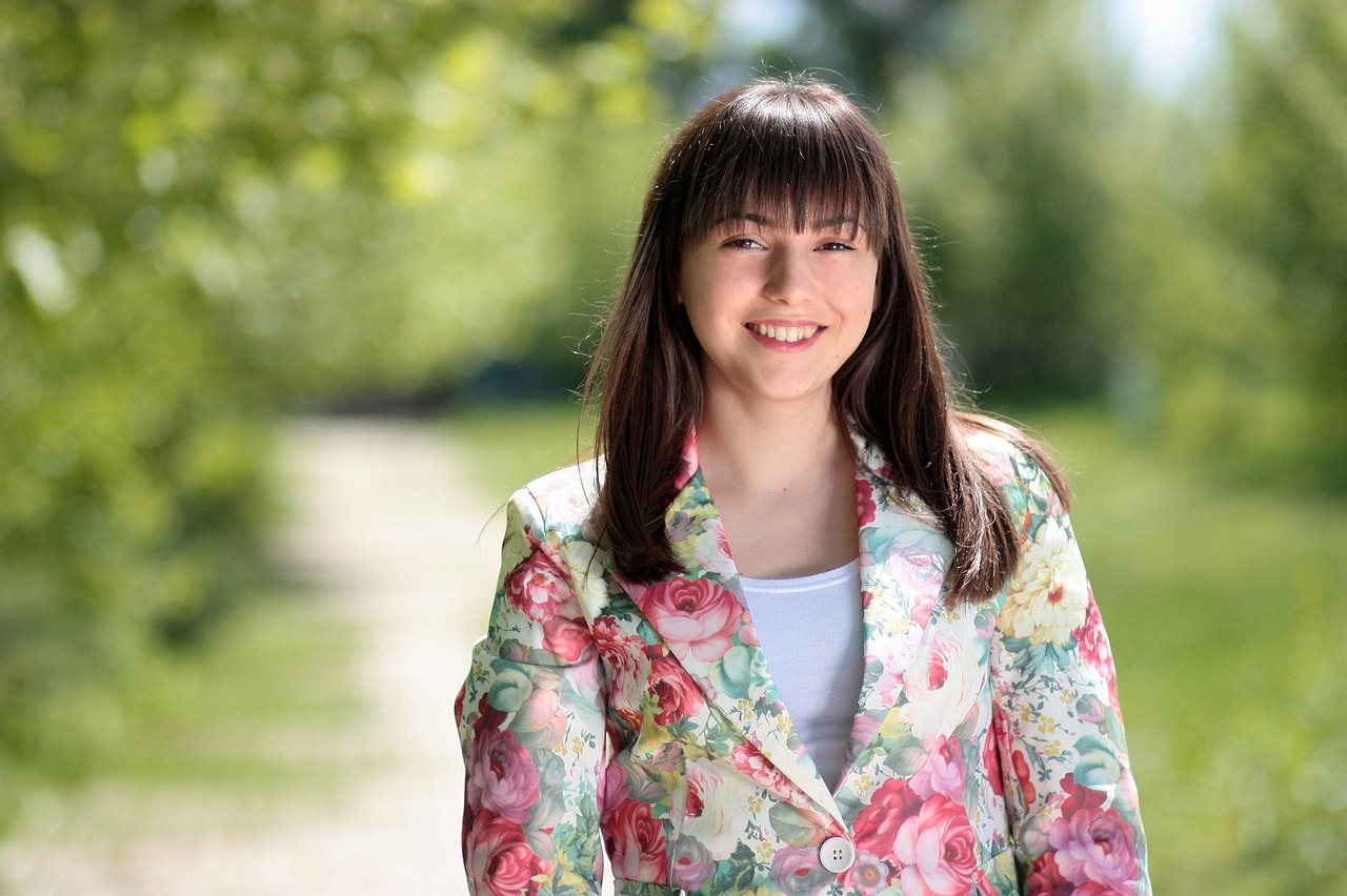 前髪スカスカの髪型で女性におすすめのスタイルは？