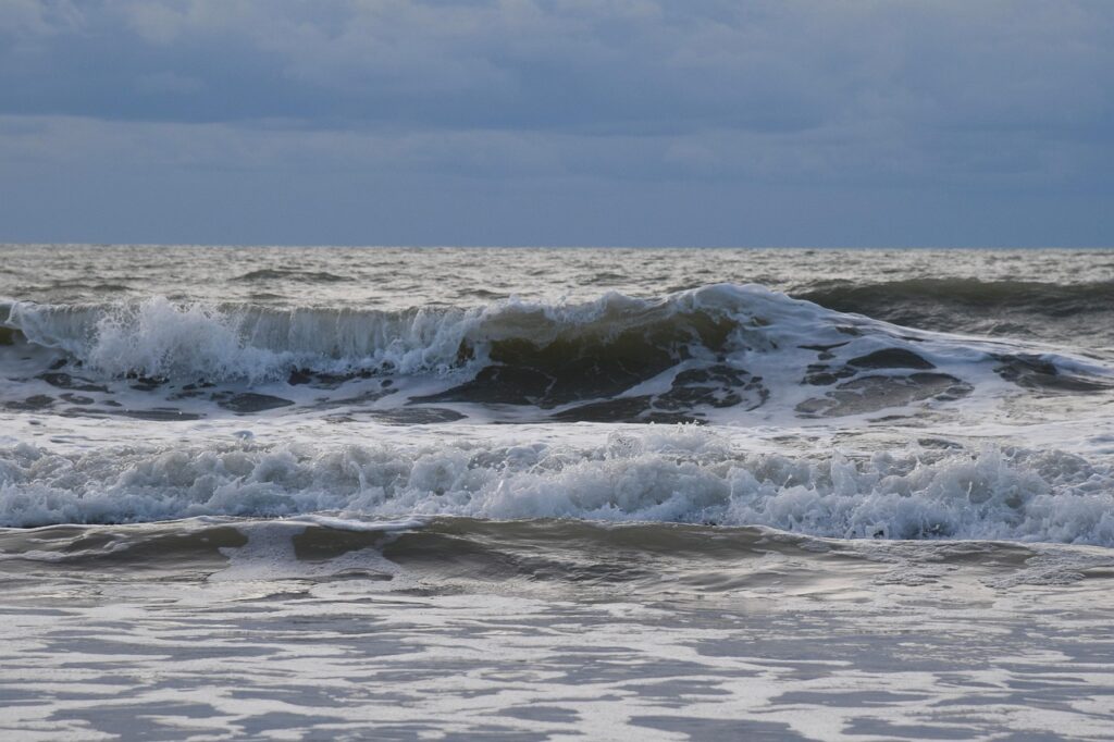 髪の毛のうねりの原因は加齢によるものなのか？